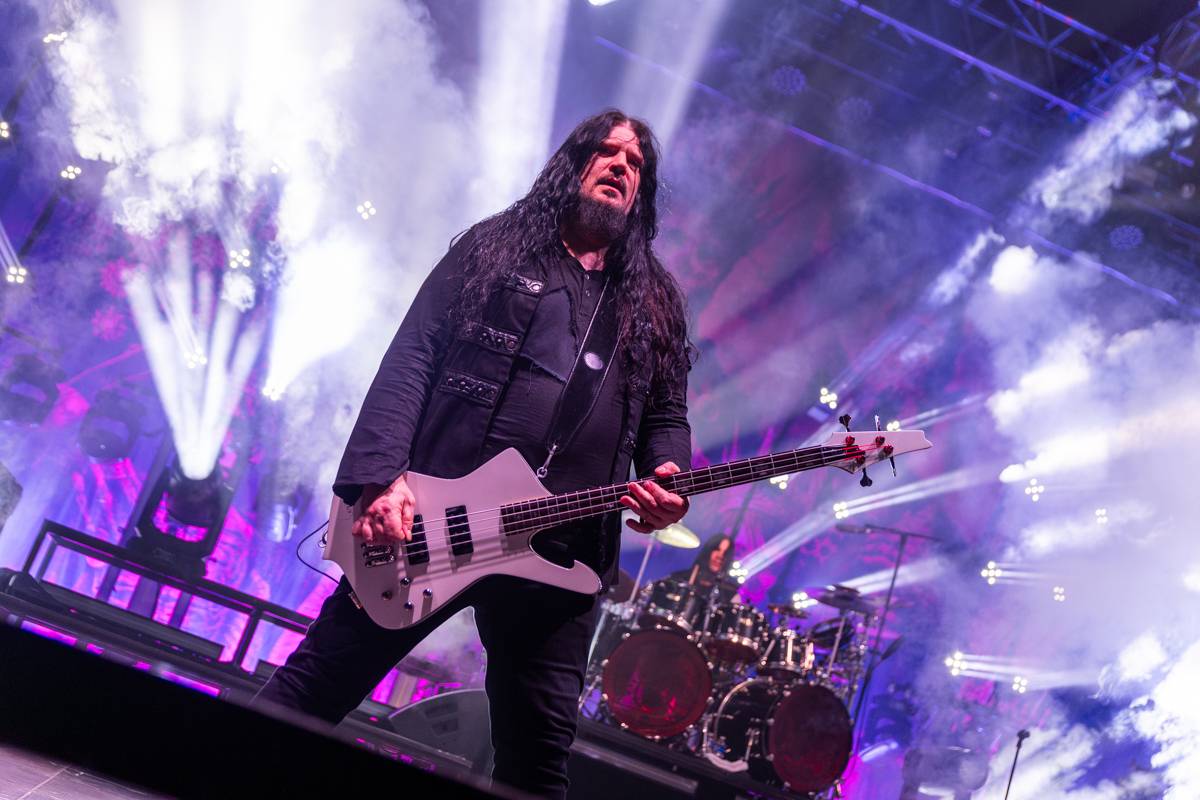  Arch Enemy, Eluveitie, Amorphis a Gatecreeper proměnili halu v pražských Holešovicích na metalové nebe