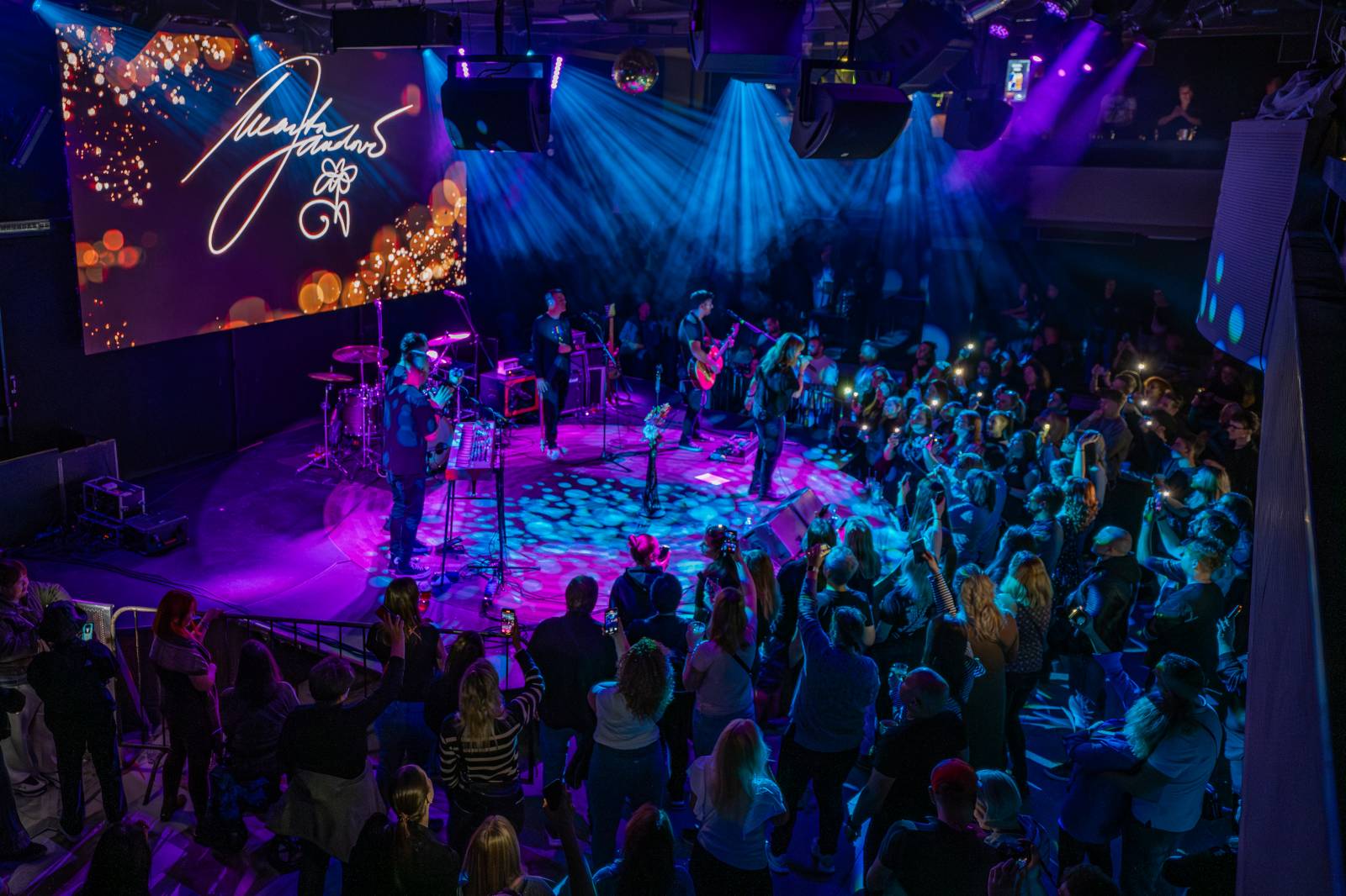 Famózní Marta Jandová. Do pražského Lucerna Music Baru zpěvačka přivezla to nejlepší ze své tvorby