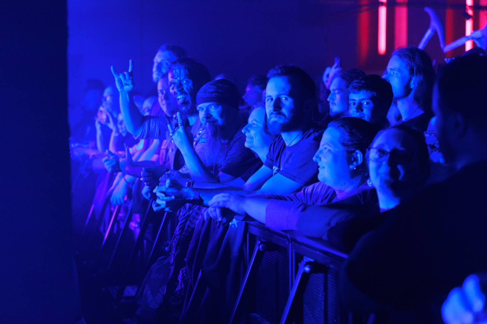 Metalová horečka v MeetFactory. Do Prahy se vrátili Wind Rose