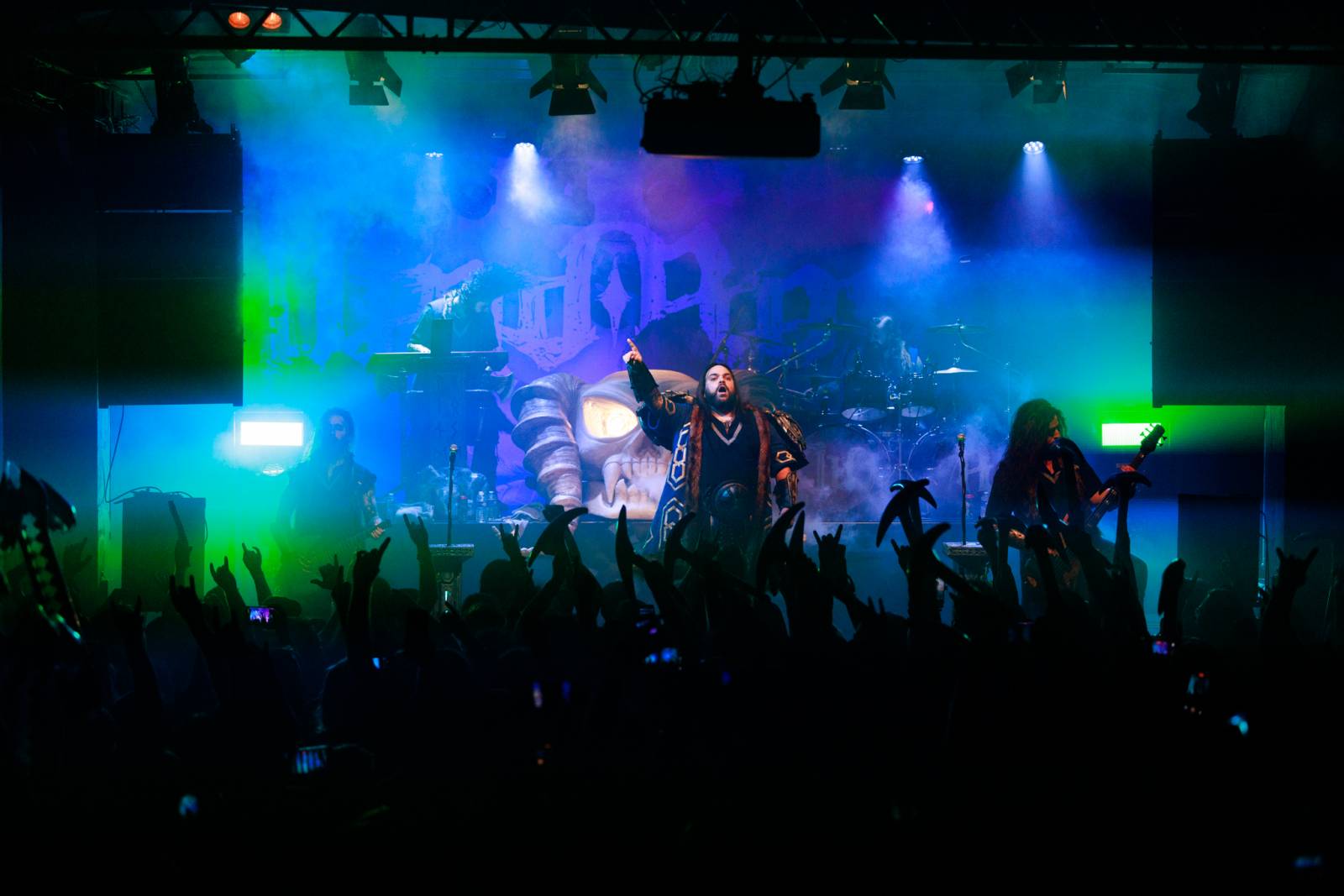 Metalová horečka v MeetFactory. Do Prahy se vrátili Wind Rose