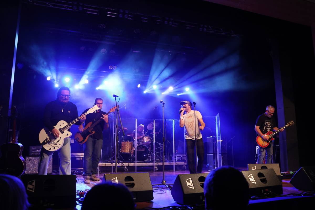 Žádný unplugged. Dan Bárta s Alicí dorazili do Brna v plné parádě