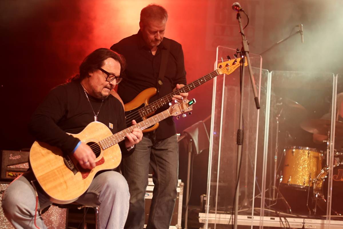 Žádný unplugged. Dan Bárta s Alicí dorazili do Brna v plné parádě