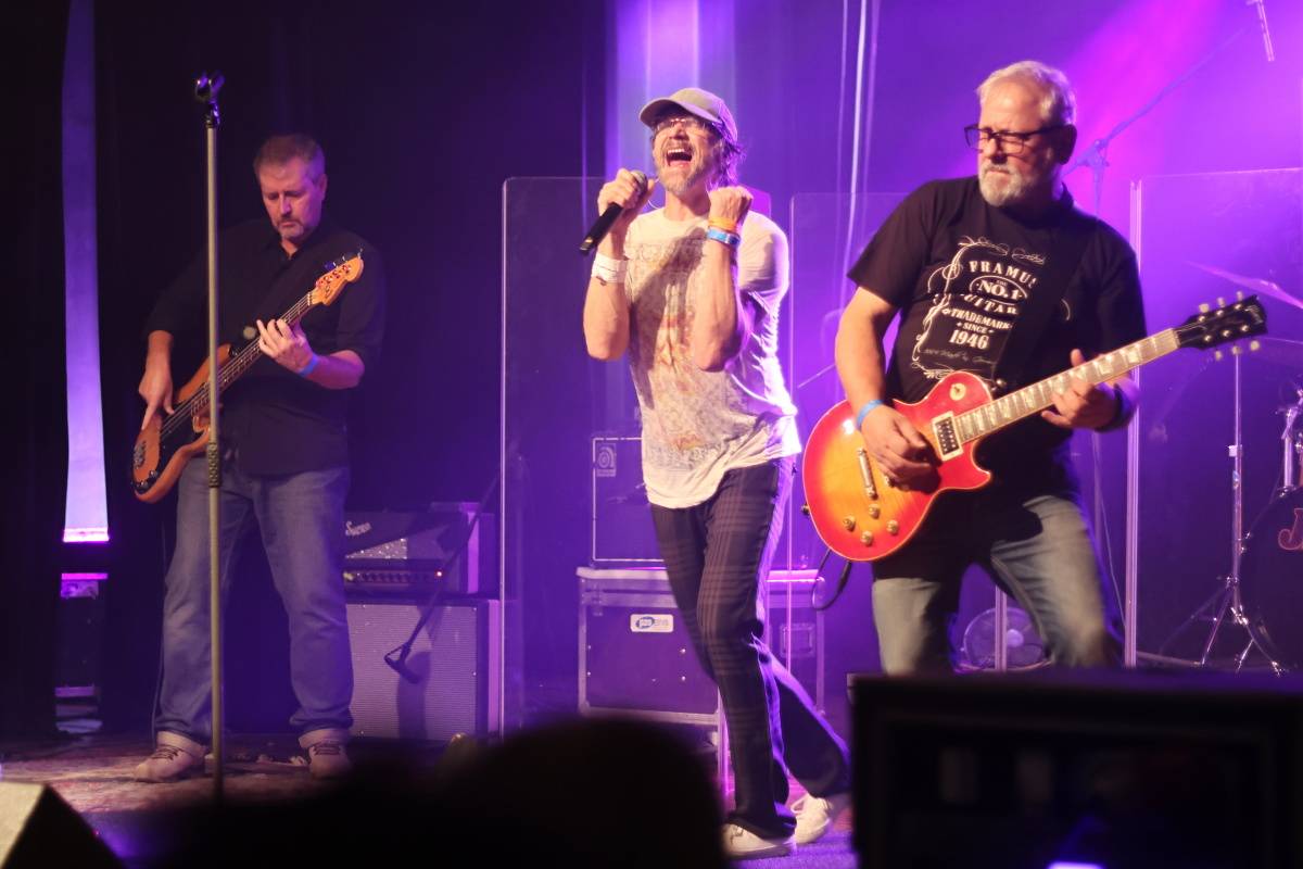 Žádný unplugged. Dan Bárta s Alicí dorazili do Brna v plné parádě