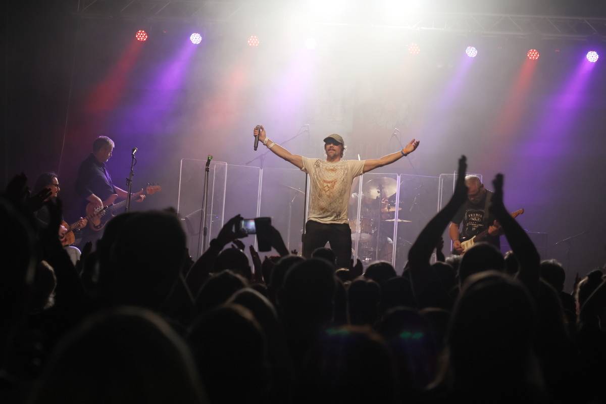 Žádný unplugged. Dan Bárta s Alicí dorazili do Brna v plné parádě