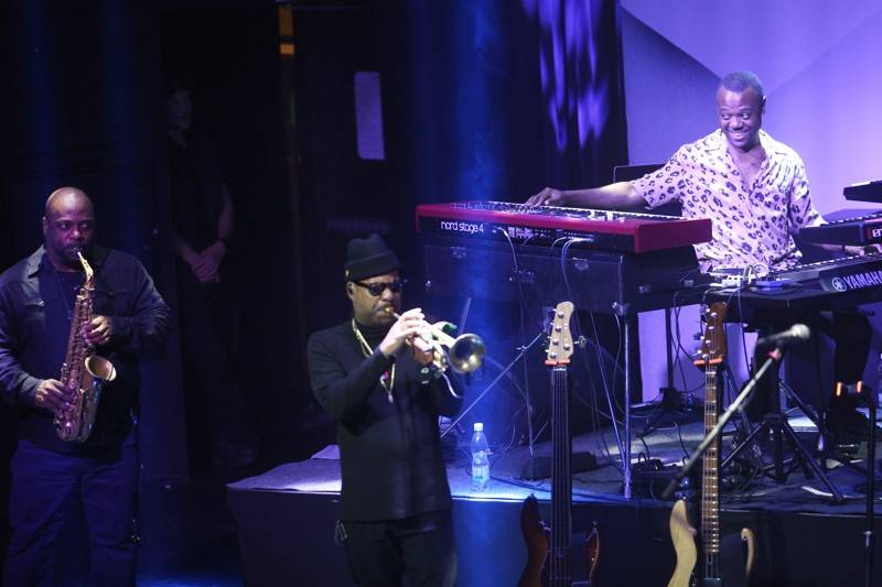 Legendární baskytarista Marcus Miller se představil na festivalu JazzFestBrno, zavzpomínal na Milese Davise