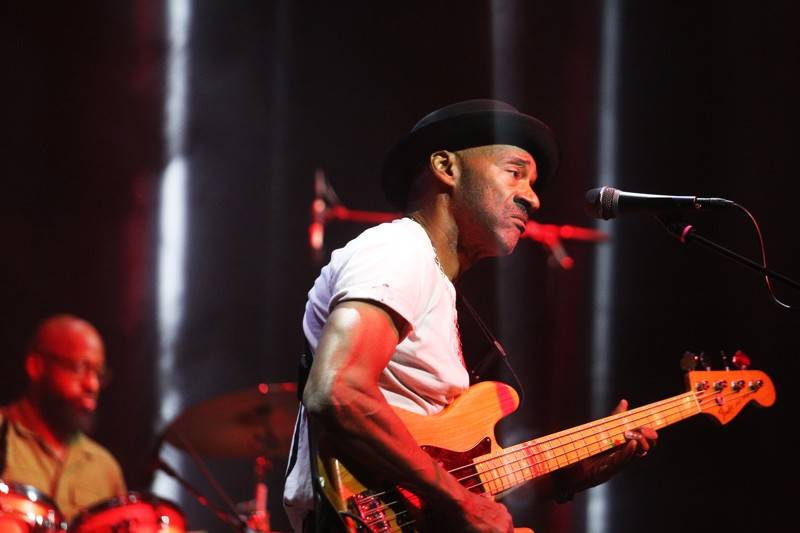 Legendární baskytarista Marcus Miller se představil na festivalu JazzFestBrno, zavzpomínal na Milese Davise