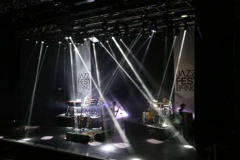 Legendární baskytarista Marcus Miller se představil na festivalu JazzFestBrno, zavzpomínal na Milese Davise