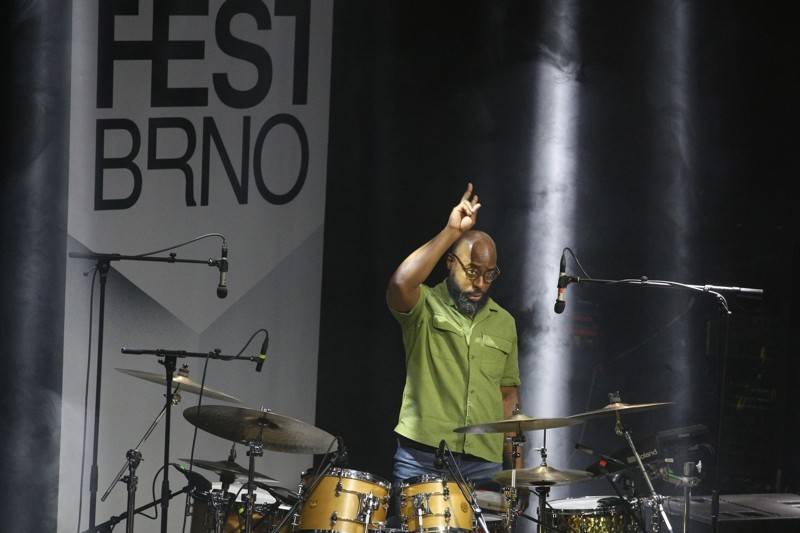 Legendární baskytarista Marcus Miller se představil na festivalu JazzFestBrno, zavzpomínal na Milese Davise