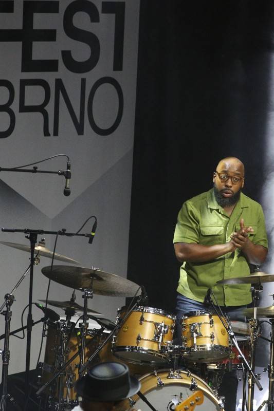 Legendární baskytarista Marcus Miller se představil na festivalu JazzFestBrno, zavzpomínal na Milese Davise
