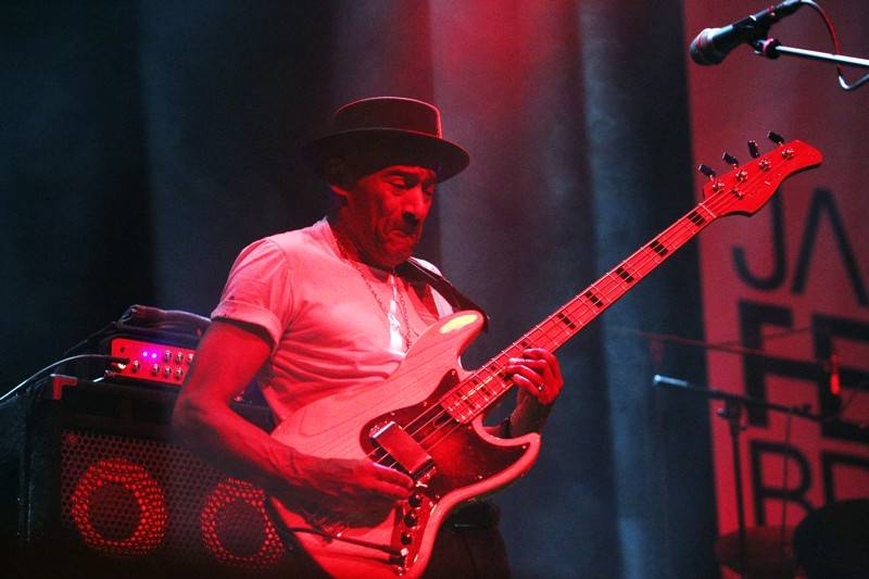 Legendární baskytarista Marcus Miller se představil na festivalu JazzFestBrno, zavzpomínal na Milese Davise