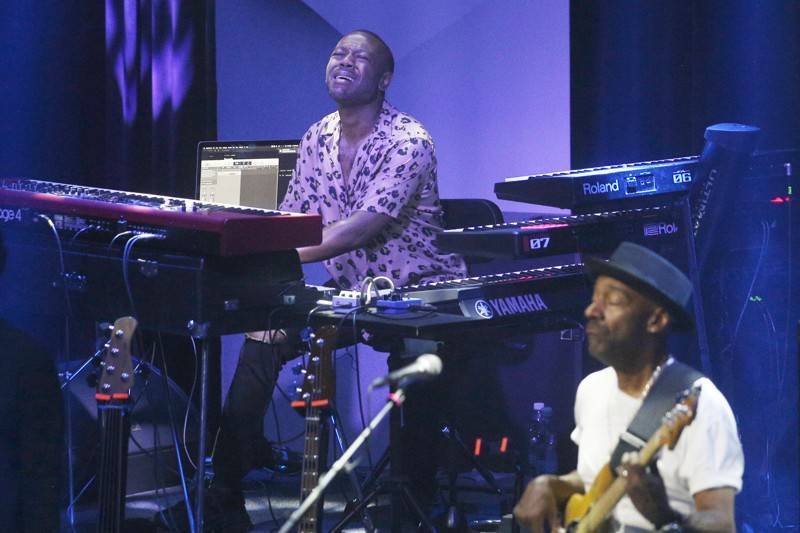 Legendární baskytarista Marcus Miller se představil na festivalu JazzFestBrno, zavzpomínal na Milese Davise