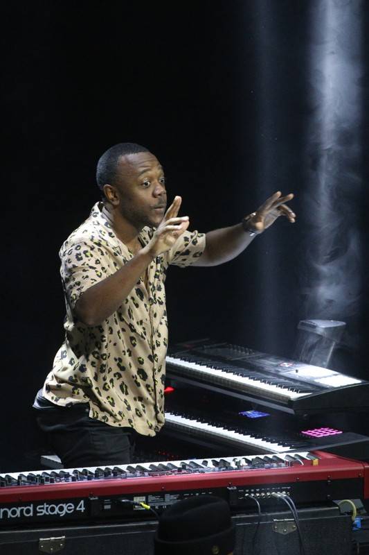 Legendární baskytarista Marcus Miller se představil na festivalu JazzFestBrno, zavzpomínal na Milese Davise