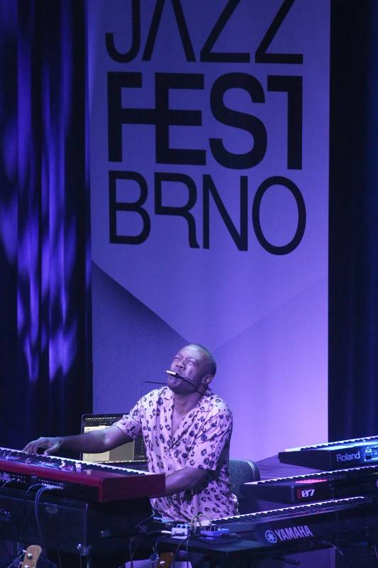 Legendární baskytarista Marcus Miller se představil na festivalu JazzFestBrno, zavzpomínal na Milese Davise