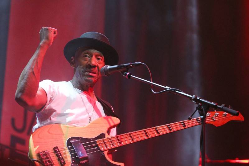 Legendární baskytarista Marcus Miller se představil na festivalu JazzFestBrno, zavzpomínal na Milese Davise