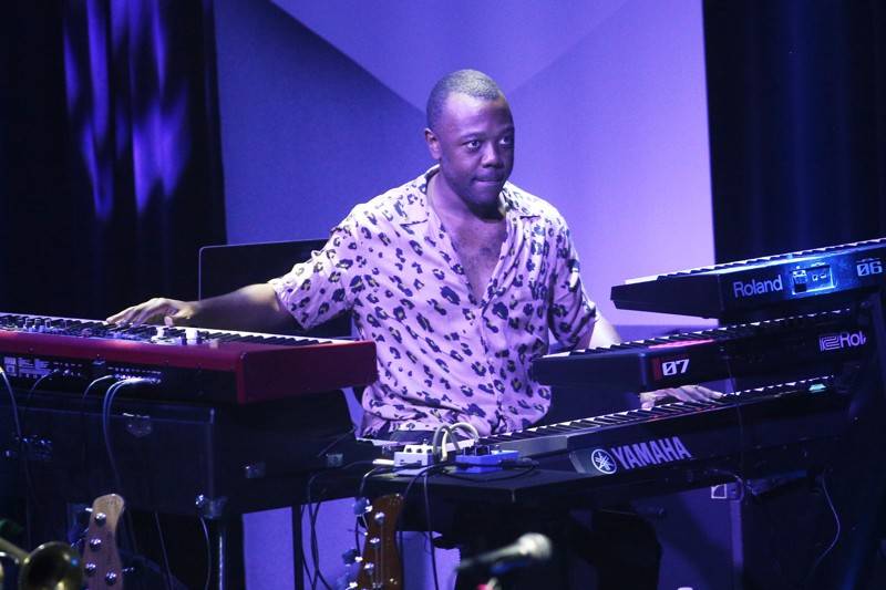 Legendární baskytarista Marcus Miller se představil na festivalu JazzFestBrno, zavzpomínal na Milese Davise