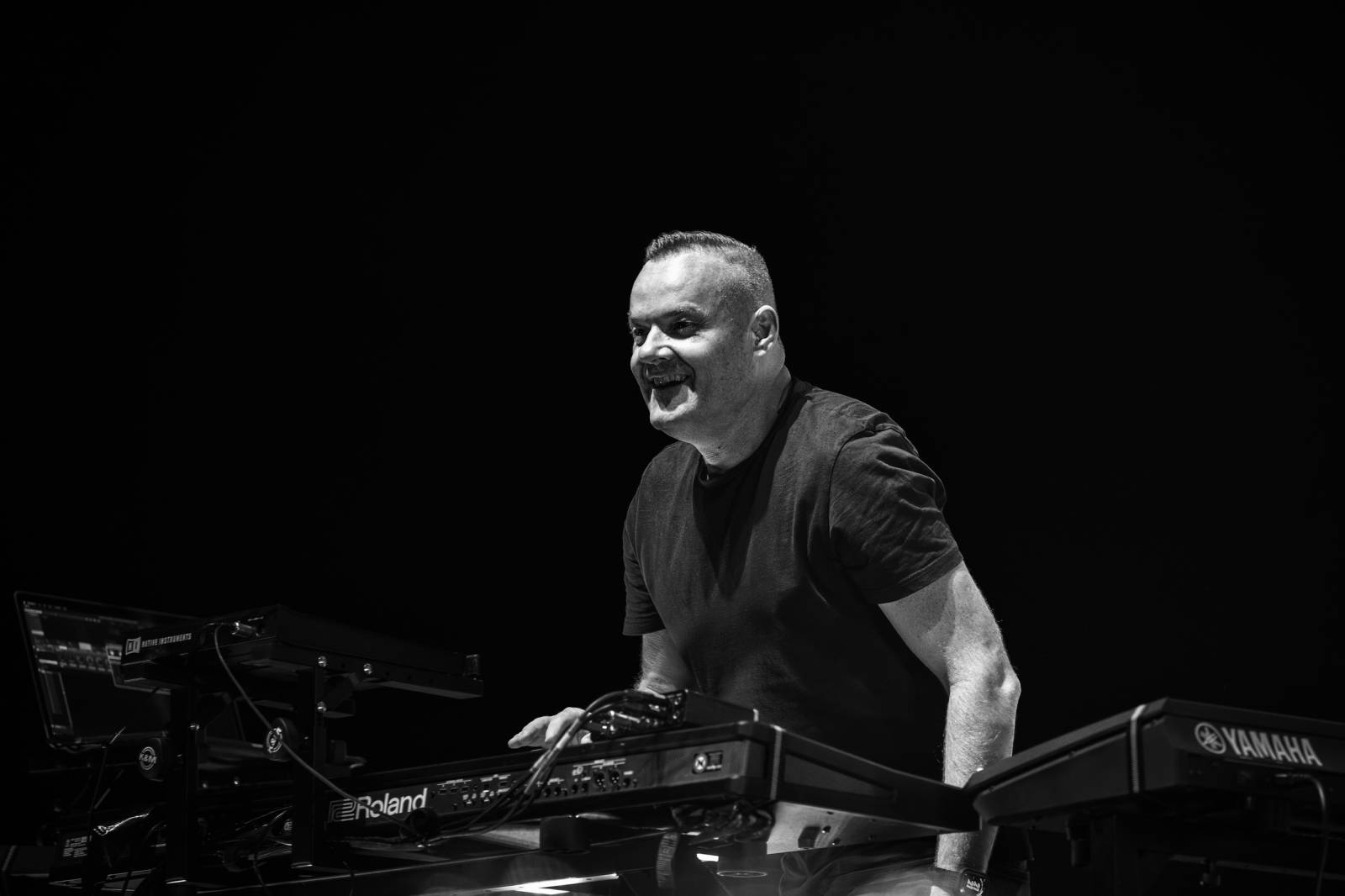 Scooter se po sedmi letech vrátil do Prahy. V doprovodu sexy tanečnic rozpohyboval O2 arenu