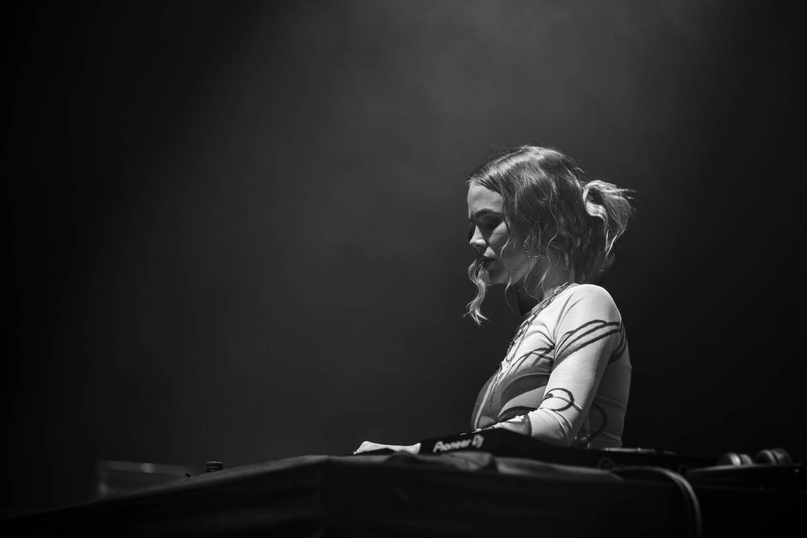 Scooter se po sedmi letech vrátil do Prahy. V doprovodu sexy tanečnic rozpohyboval O2 arenu