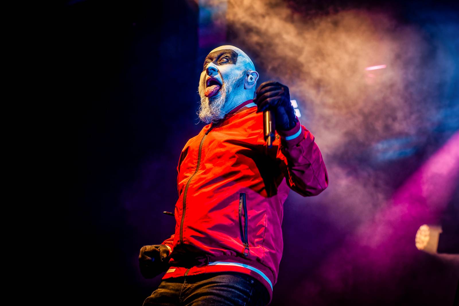 Dymytry vyrazili na podzimní turné. Jejich ohňová show ve Foru Karlín brala dech