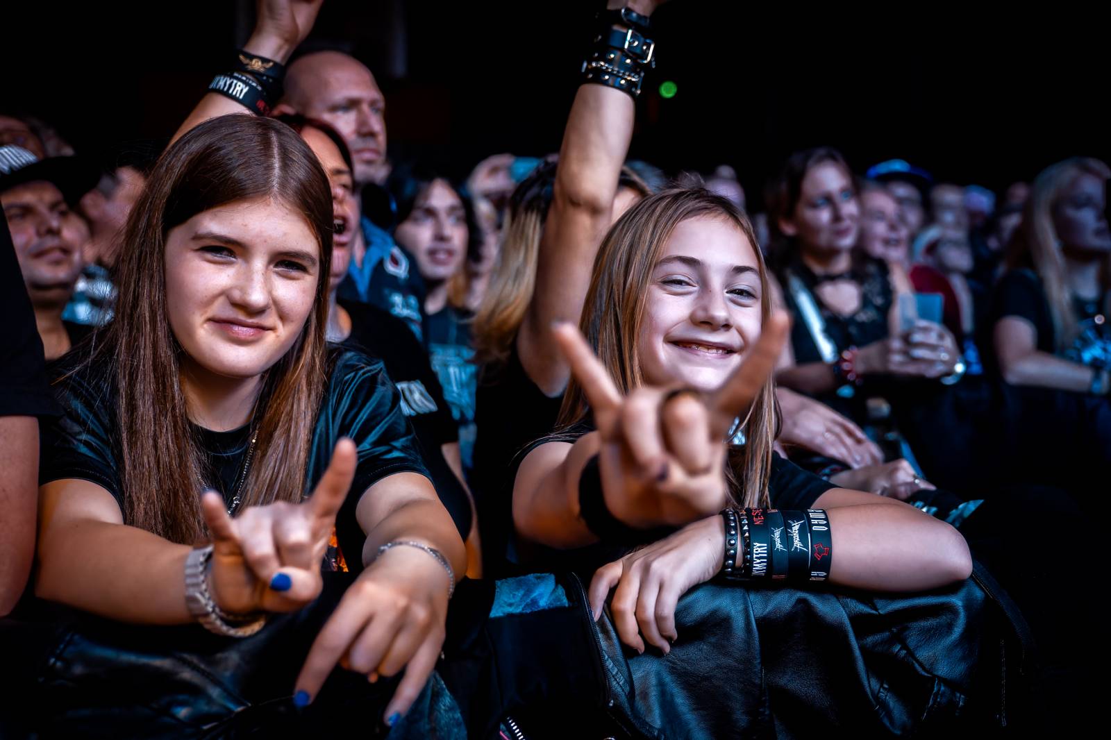 Dymytry vyrazili na podzimní turné. Jejich ohňová show ve Foru Karlín brala dech