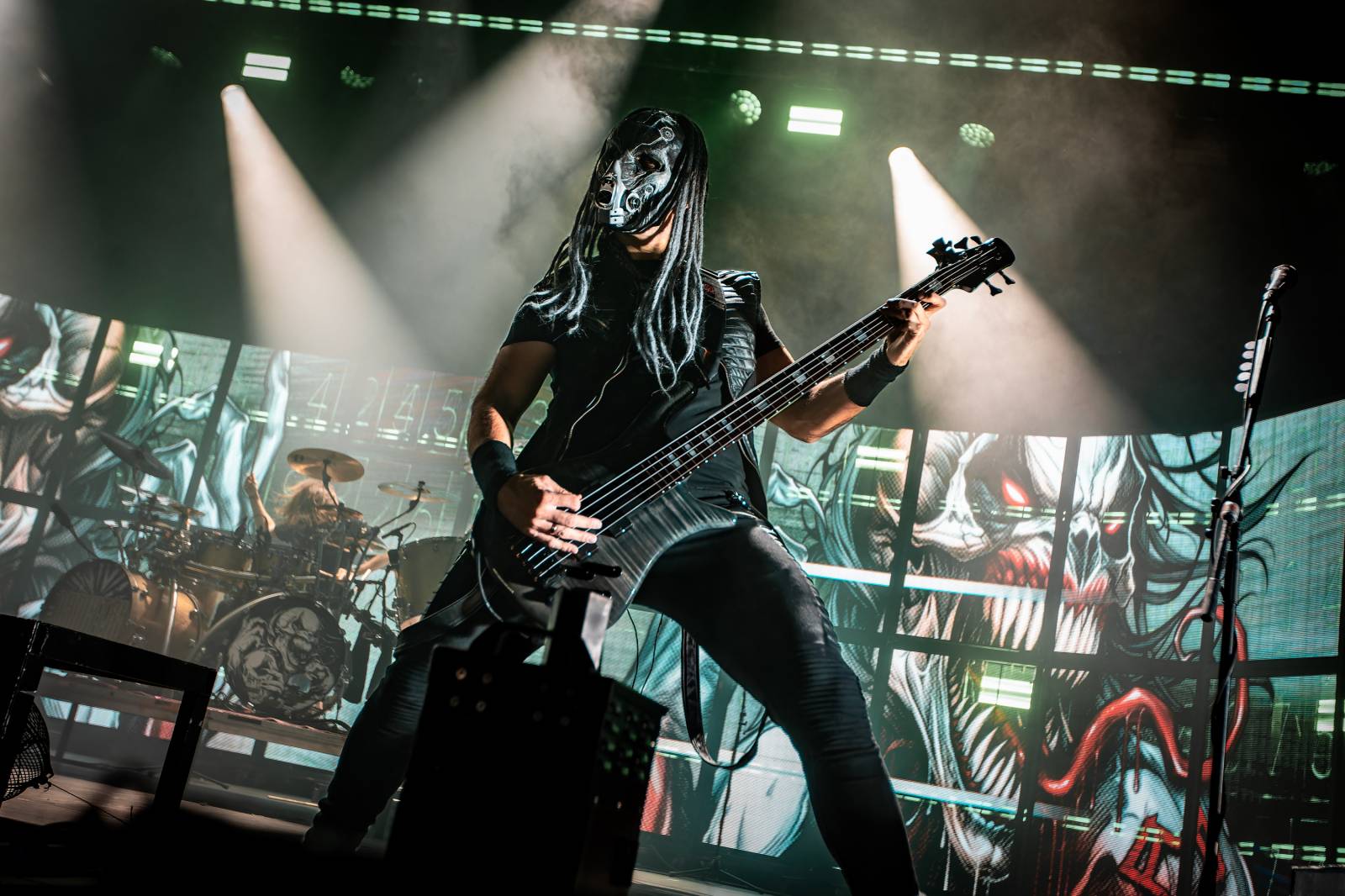 Dymytry vyrazili na podzimní turné. Jejich ohňová show ve Foru Karlín brala dech