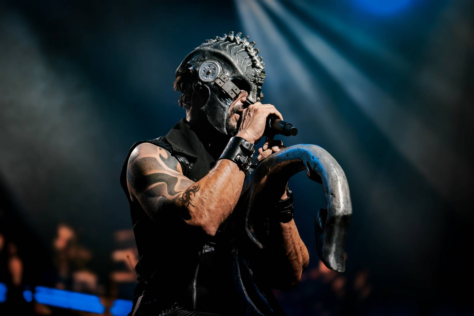 Dymytry vyrazili na podzimní turné. Jejich ohňová show ve Foru Karlín brala dech