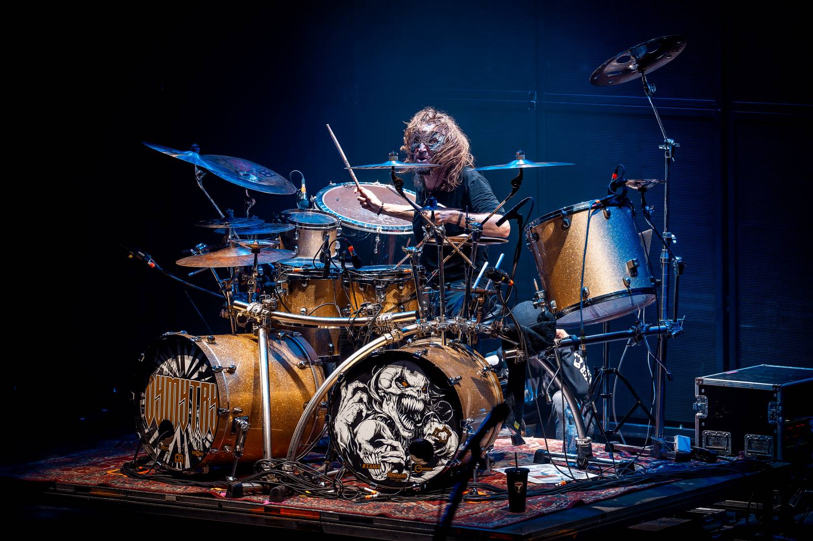 Dymytry vyrazili na podzimní turné. Jejich ohňová show ve Foru Karlín brala dech