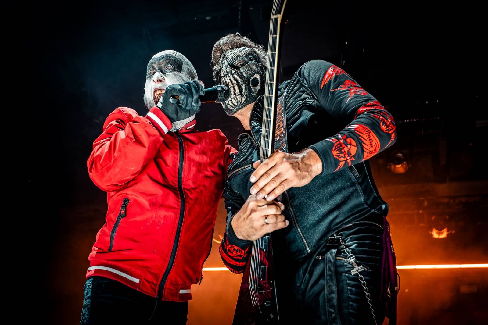 Dymytry vyrazili na podzimní turné. Jejich ohňová show ve Foru Karlín brala dech