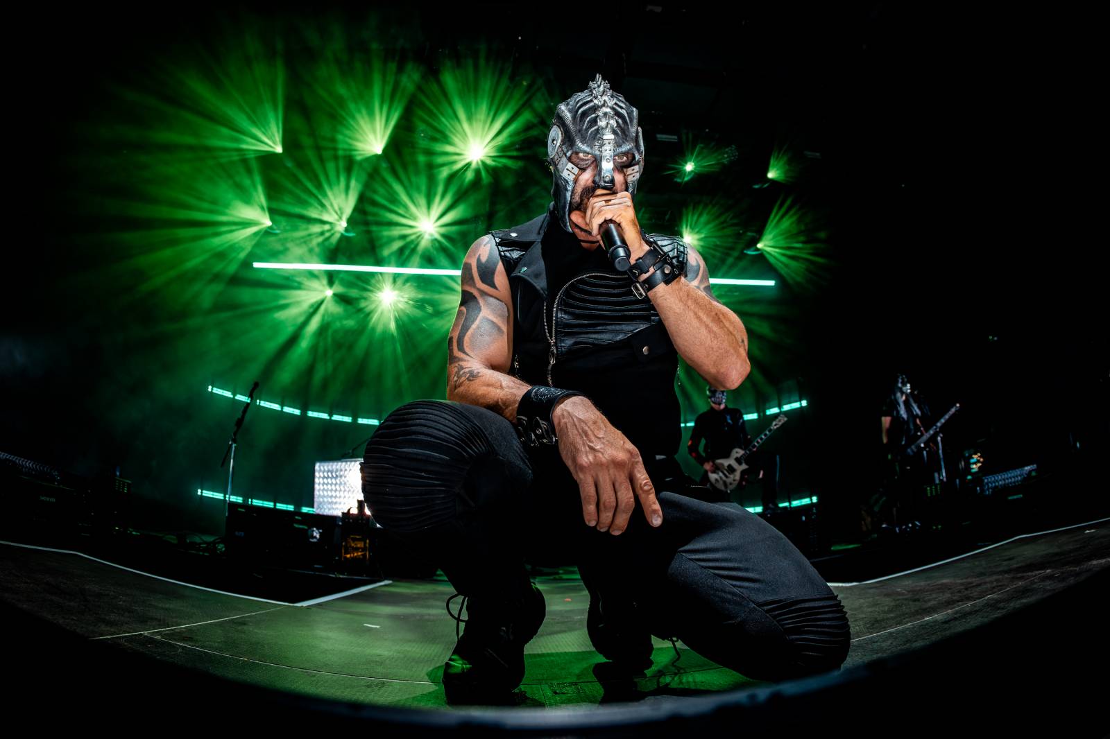 Dymytry vyrazili na podzimní turné. Jejich ohňová show ve Foru Karlín brala dech