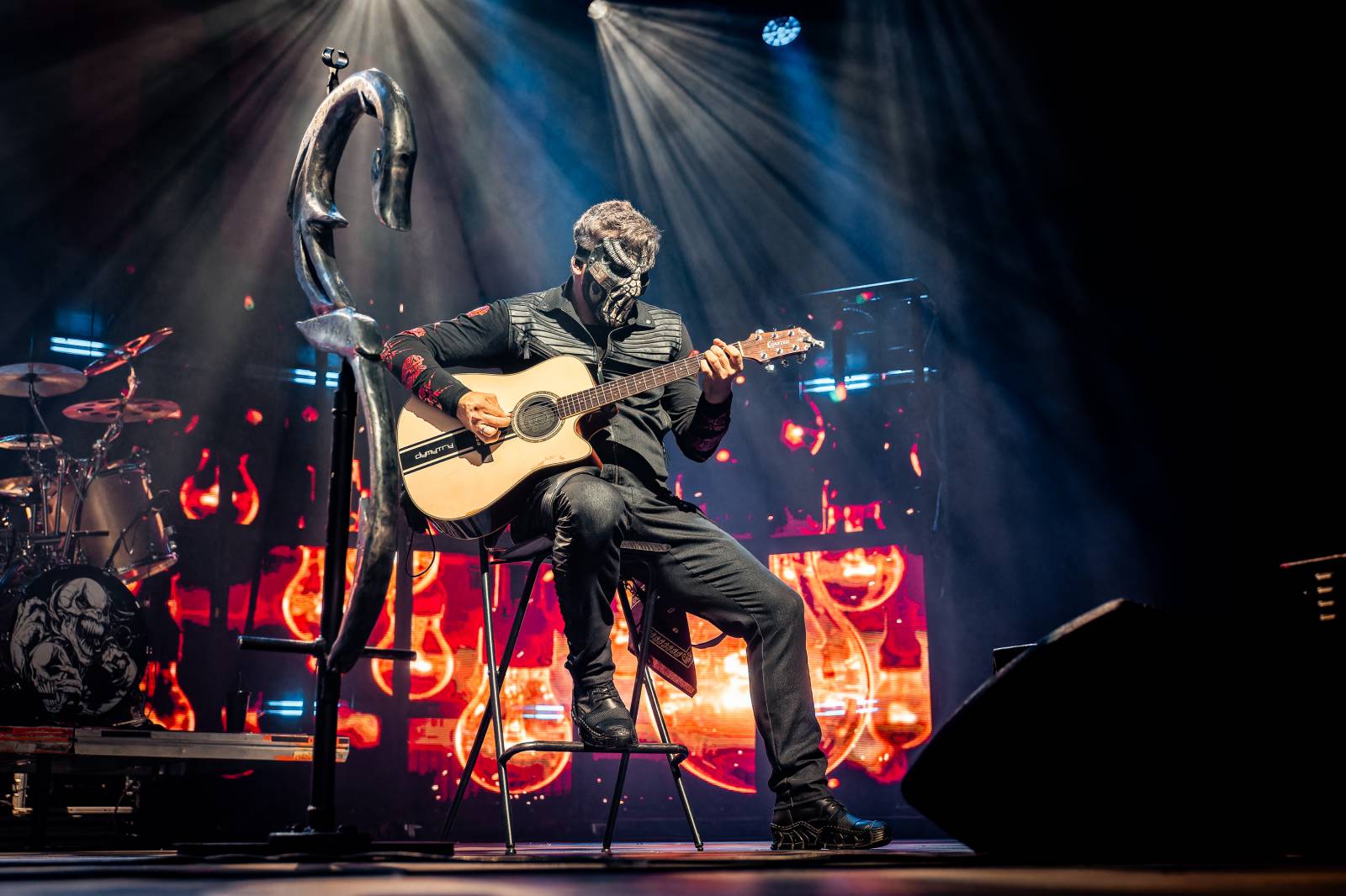 Dymytry vyrazili na podzimní turné. Jejich ohňová show ve Foru Karlín brala dech