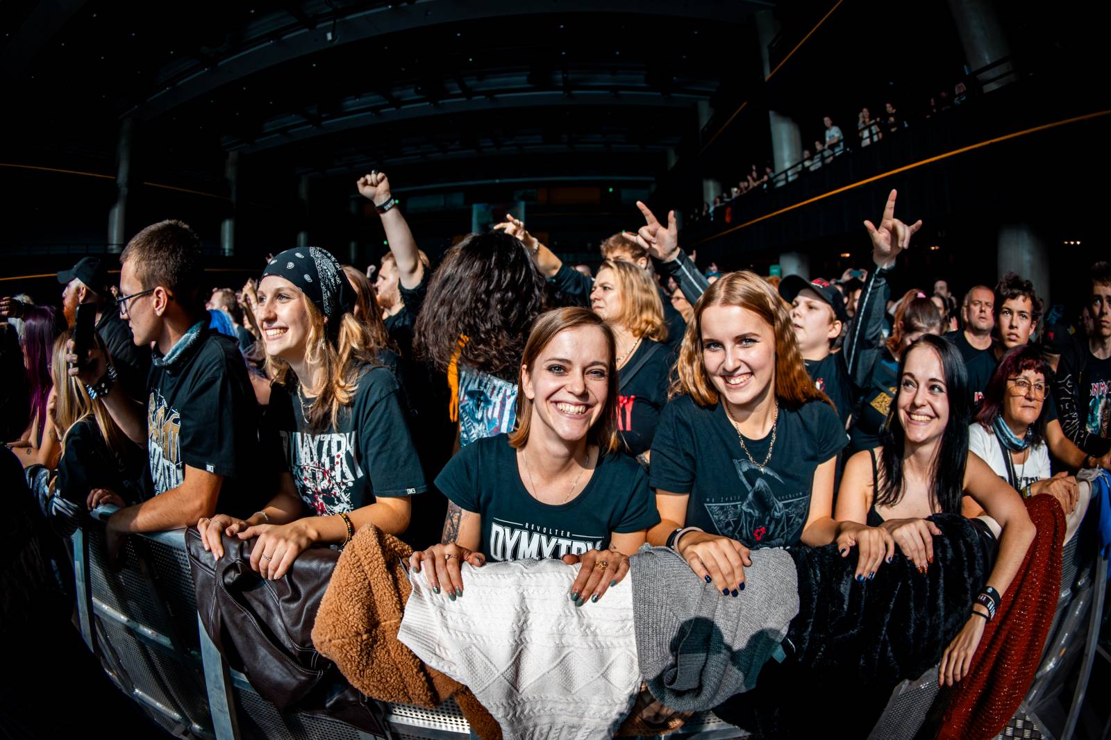 Dymytry vyrazili na podzimní turné. Jejich ohňová show ve Foru Karlín brala dech