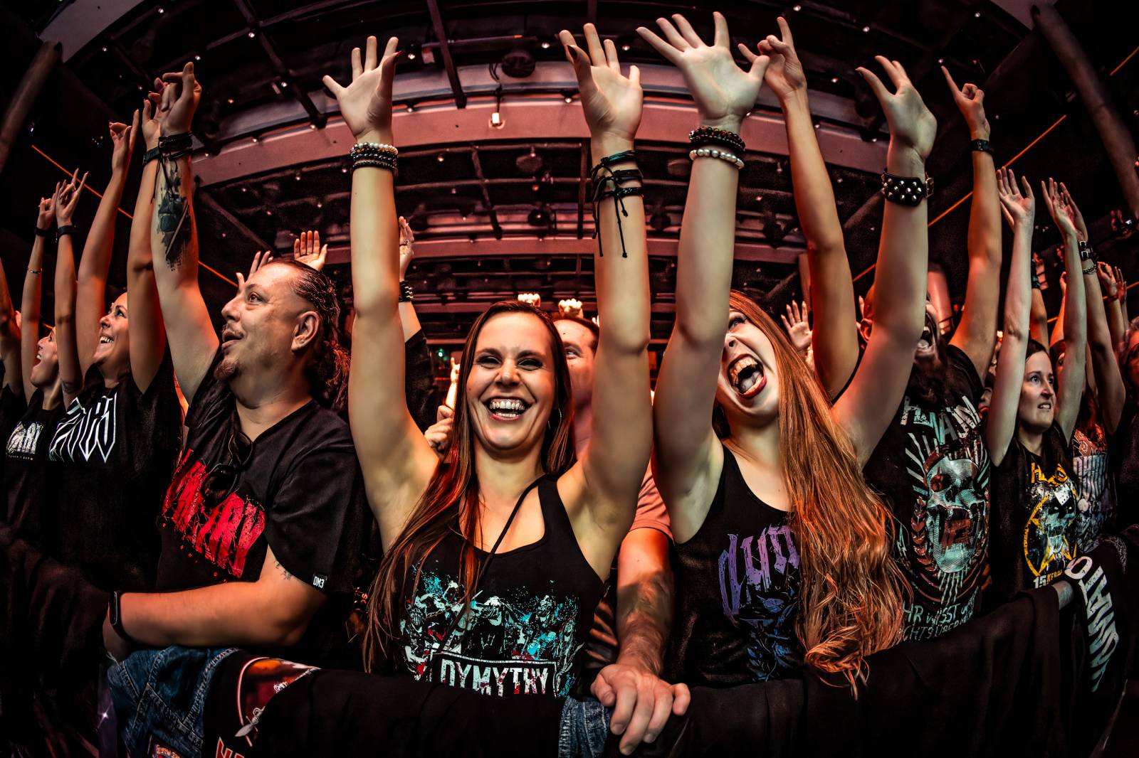 Dymytry vyrazili na podzimní turné. Jejich ohňová show ve Foru Karlín brala dech