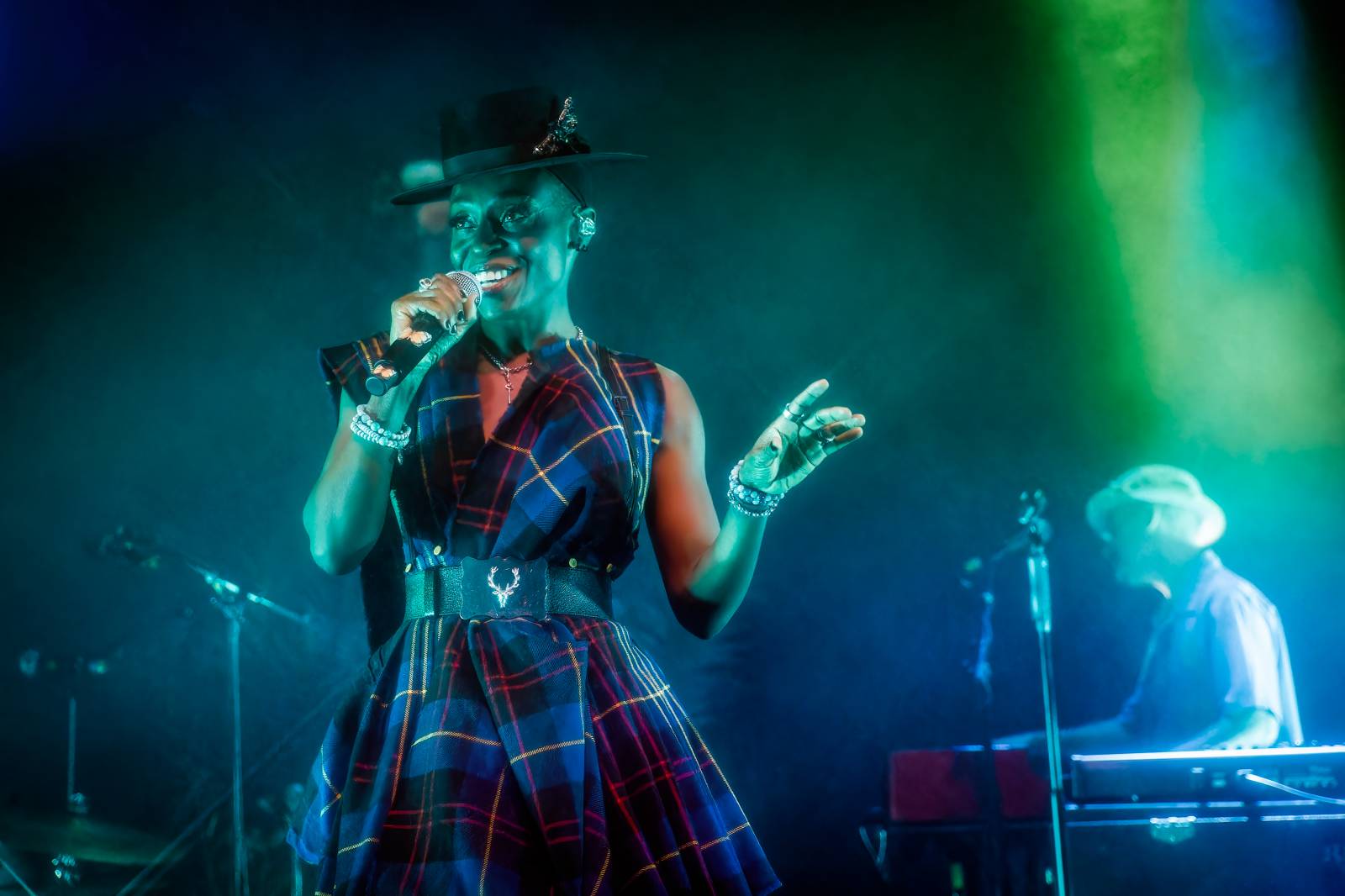 Morcheeba speciální efekty nepotřebuje. Fanoušky v SaSaZu hypnotizovala svým hlasem 