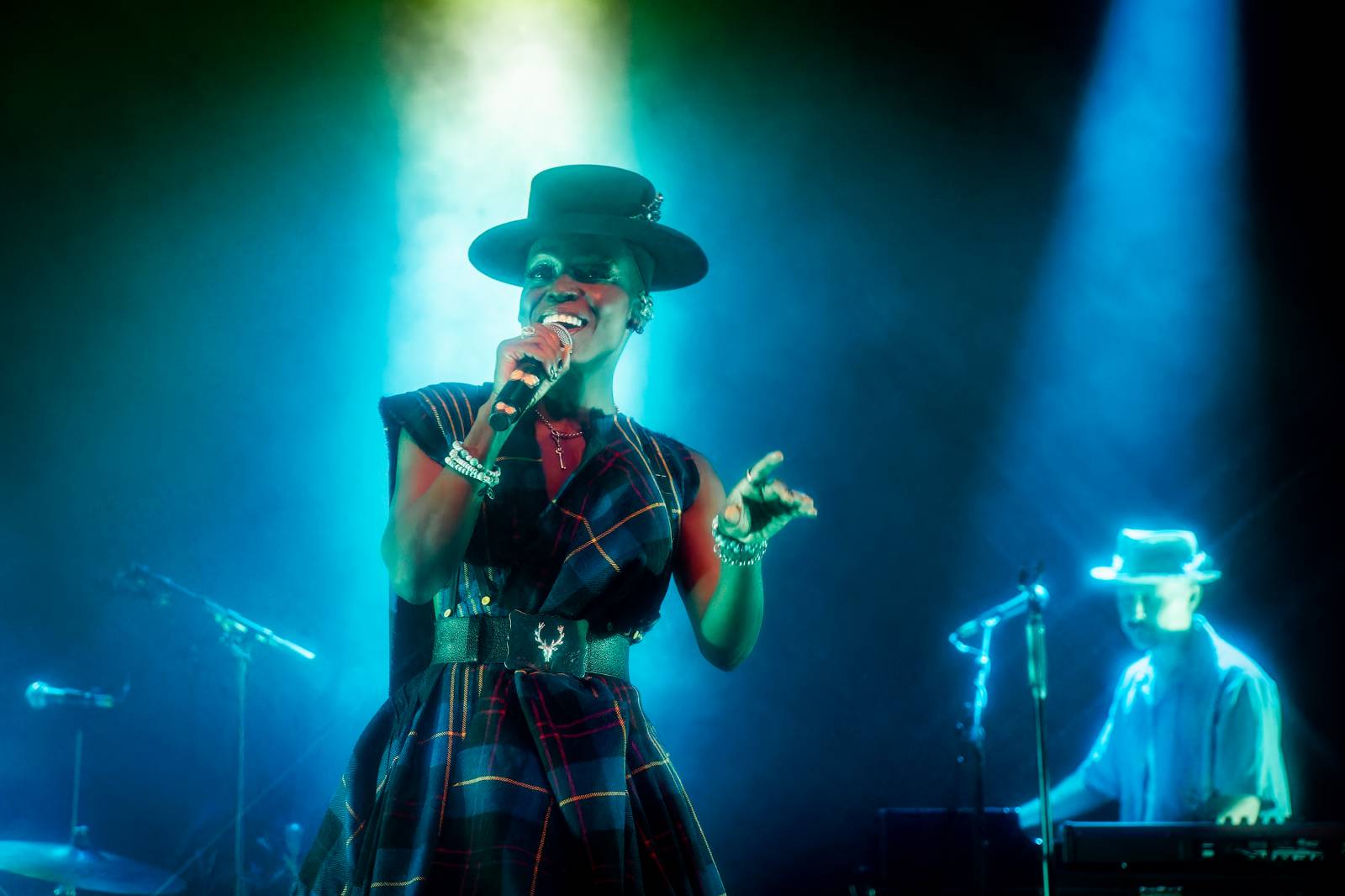 Morcheeba speciální efekty nepotřebuje. Fanoušky v SaSaZu hypnotizovala svým hlasem 