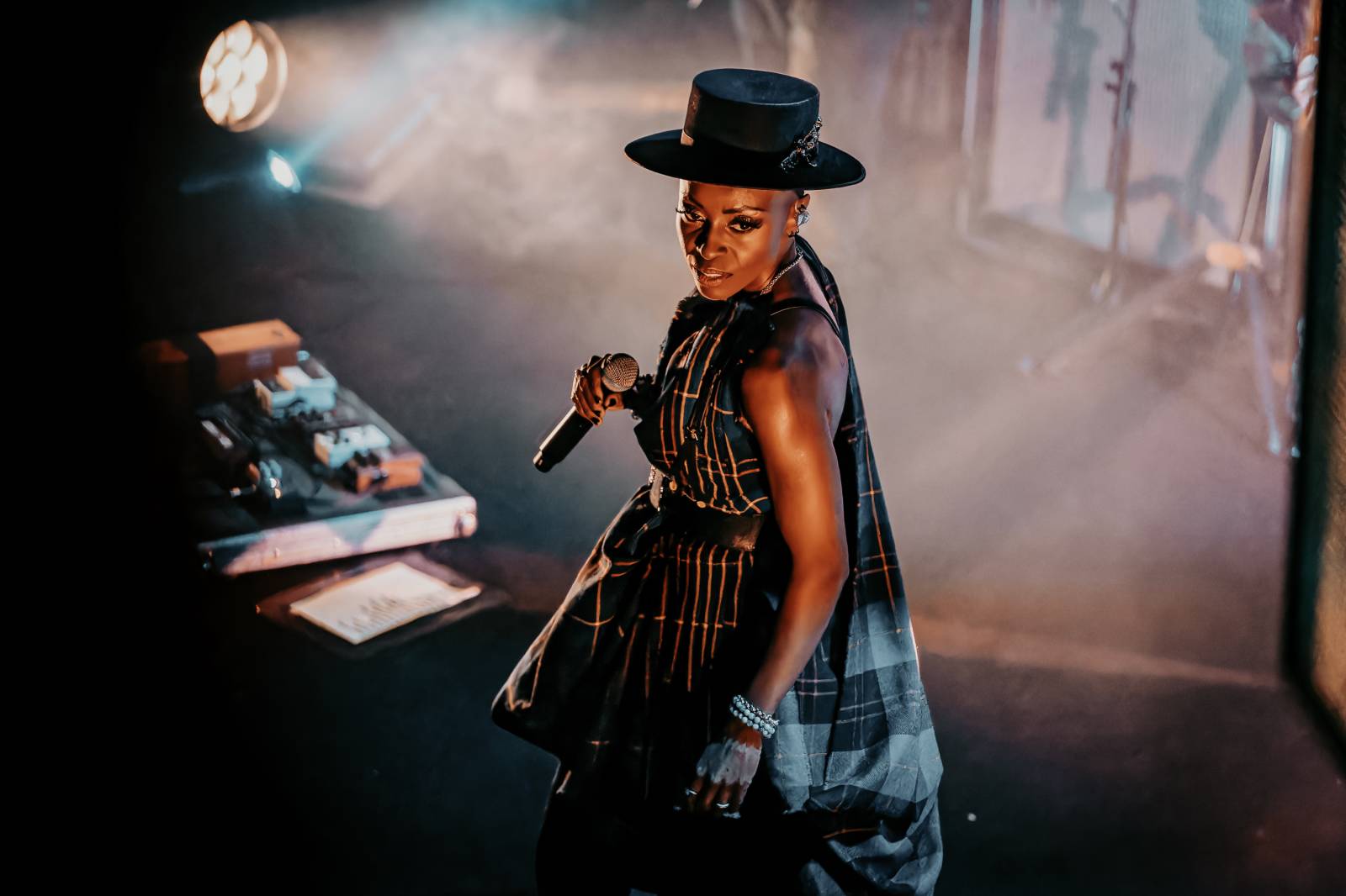 Morcheeba speciální efekty nepotřebuje. Fanoušky v SaSaZu hypnotizovala svým hlasem 