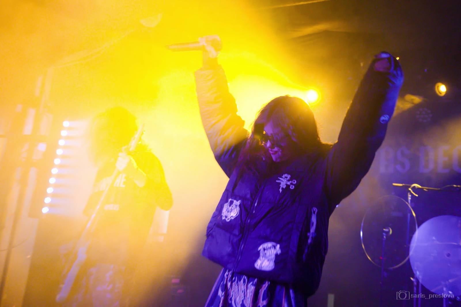 As December Falls rozeskákali pražské Futurum, předskakovali jim australší RedHook 