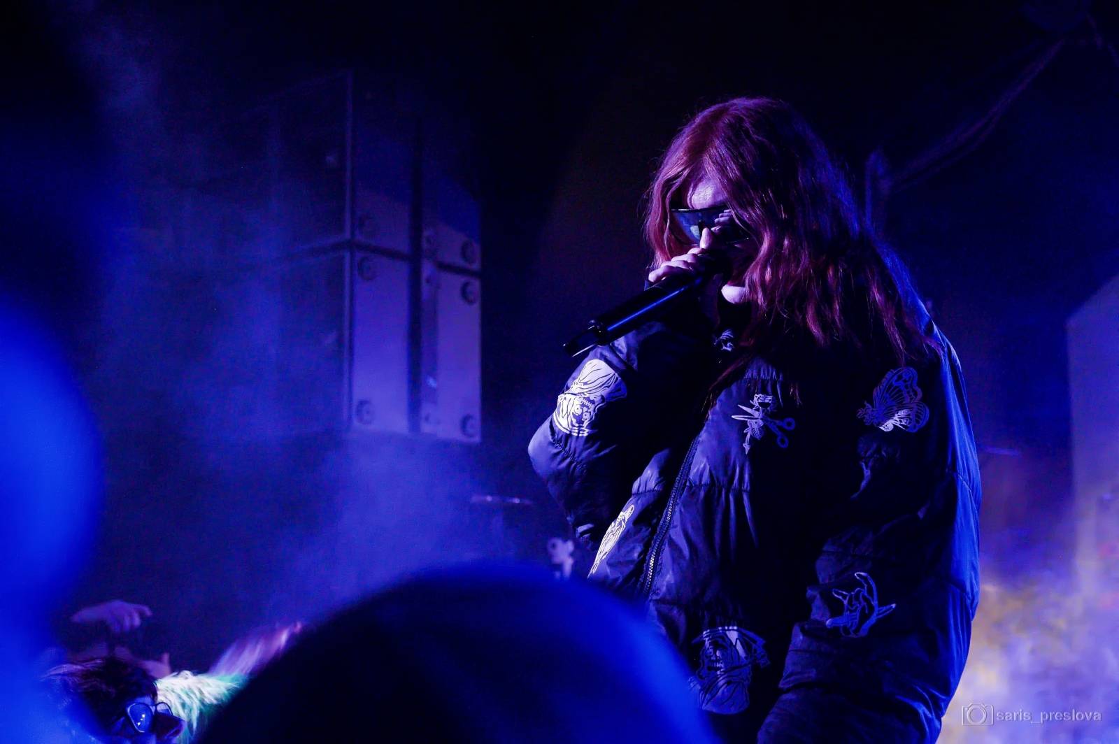 As December Falls rozeskákali pražské Futurum, předskakovali jim australší RedHook 