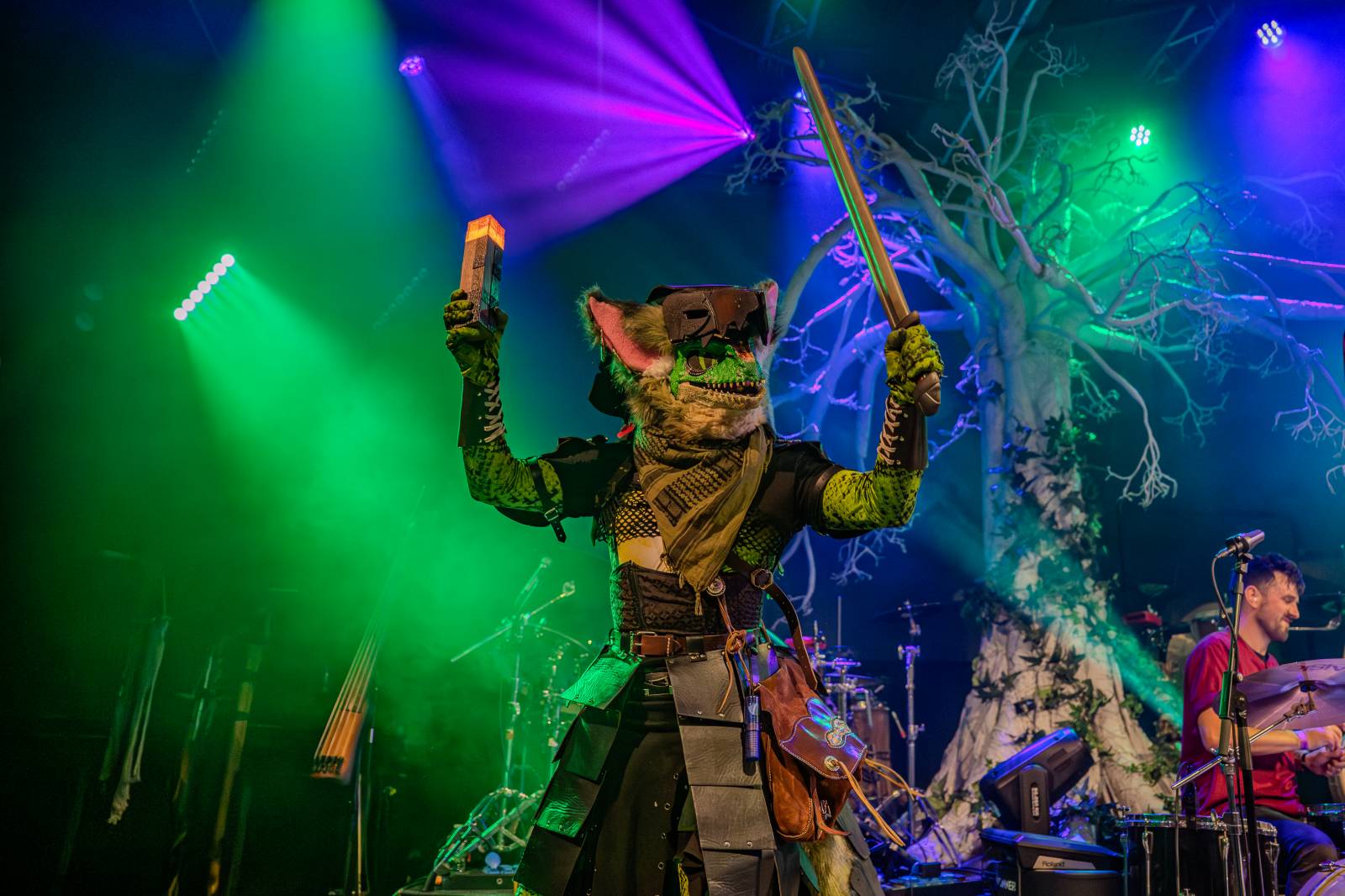 Pohanskou mytologií inspirovaní Deloraine dorazili do Prahy. Jejich hostem byli The Trouble Notes