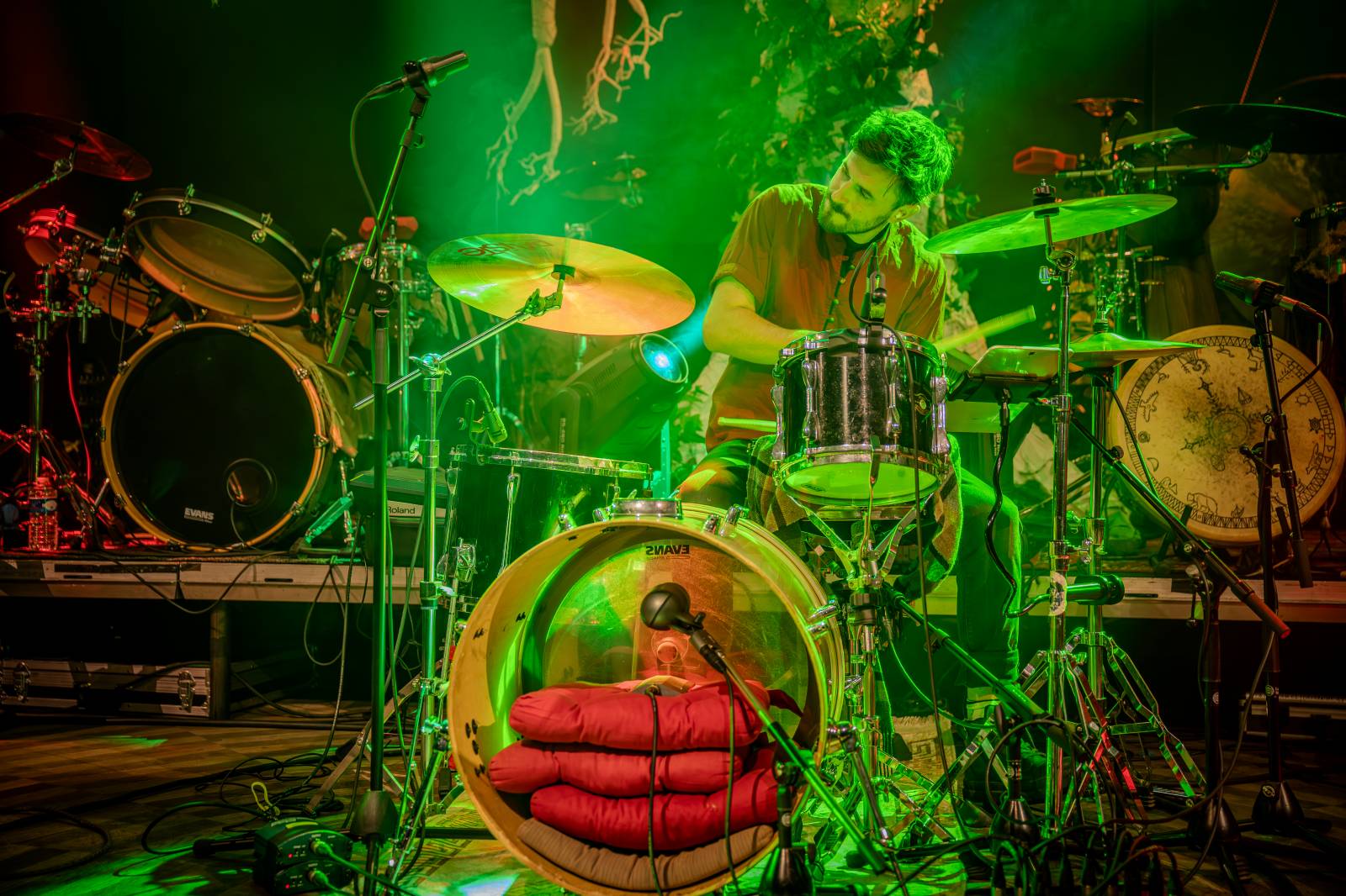 Pohanskou mytologií inspirovaní Deloraine dorazili do Prahy. Jejich hostem byli The Trouble Notes