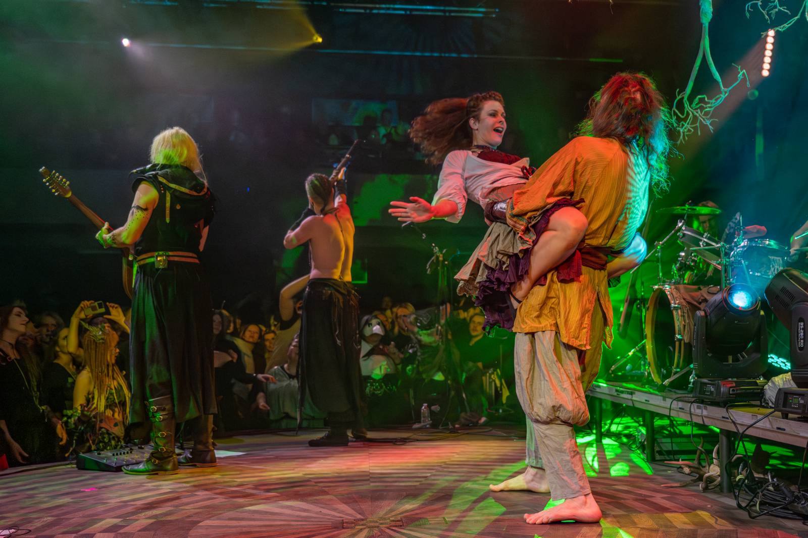 Pohanskou mytologií inspirovaní Deloraine dorazili do Prahy. Jejich hostem byli The Trouble Notes