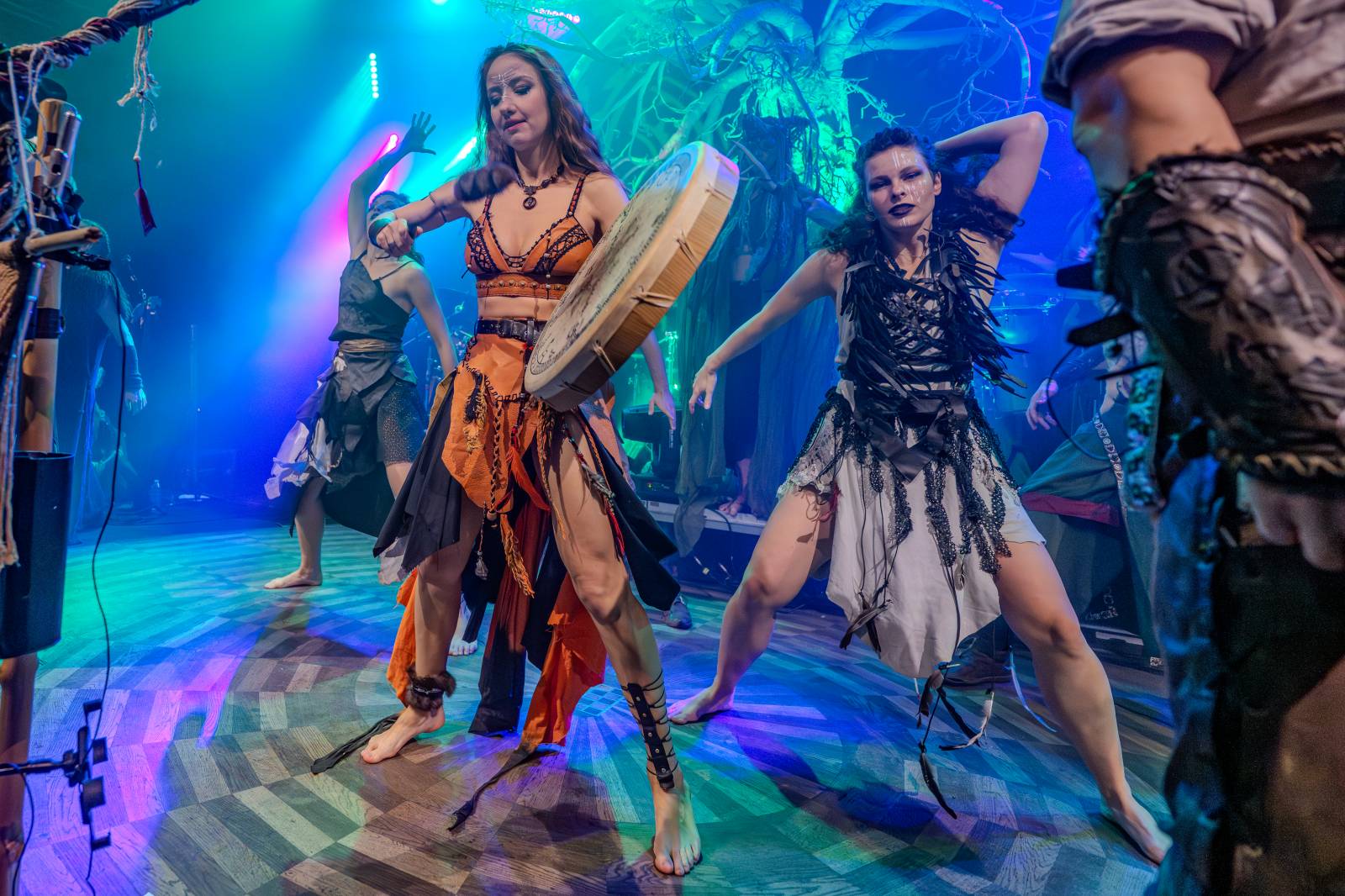 Pohanskou mytologií inspirovaní Deloraine dorazili do Prahy. Jejich hostem byli The Trouble Notes