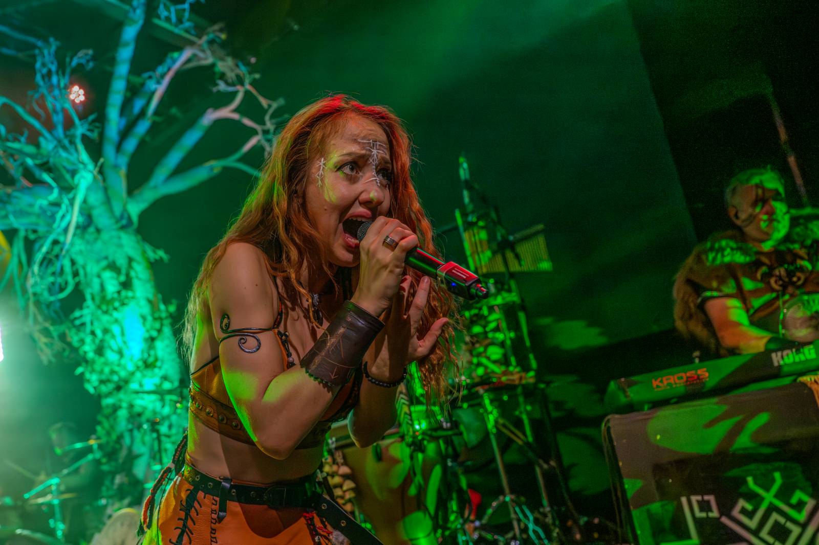 Pohanskou mytologií inspirovaní Deloraine dorazili do Prahy. Jejich hostem byli The Trouble Notes