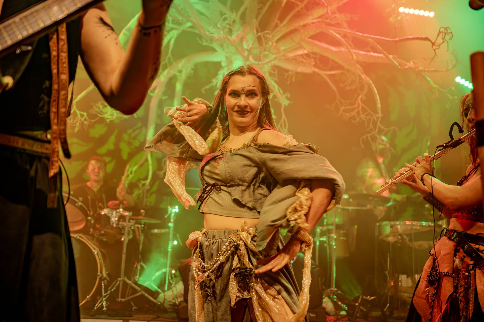 Pohanskou mytologií inspirovaní Deloraine dorazili do Prahy. Jejich hostem byli The Trouble Notes