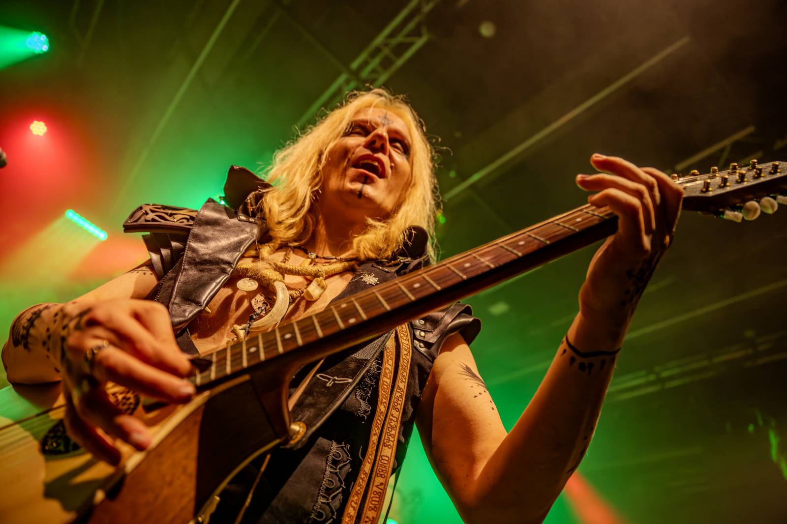 Pohanskou mytologií inspirovaní Deloraine dorazili do Prahy. Jejich hostem byli The Trouble Notes