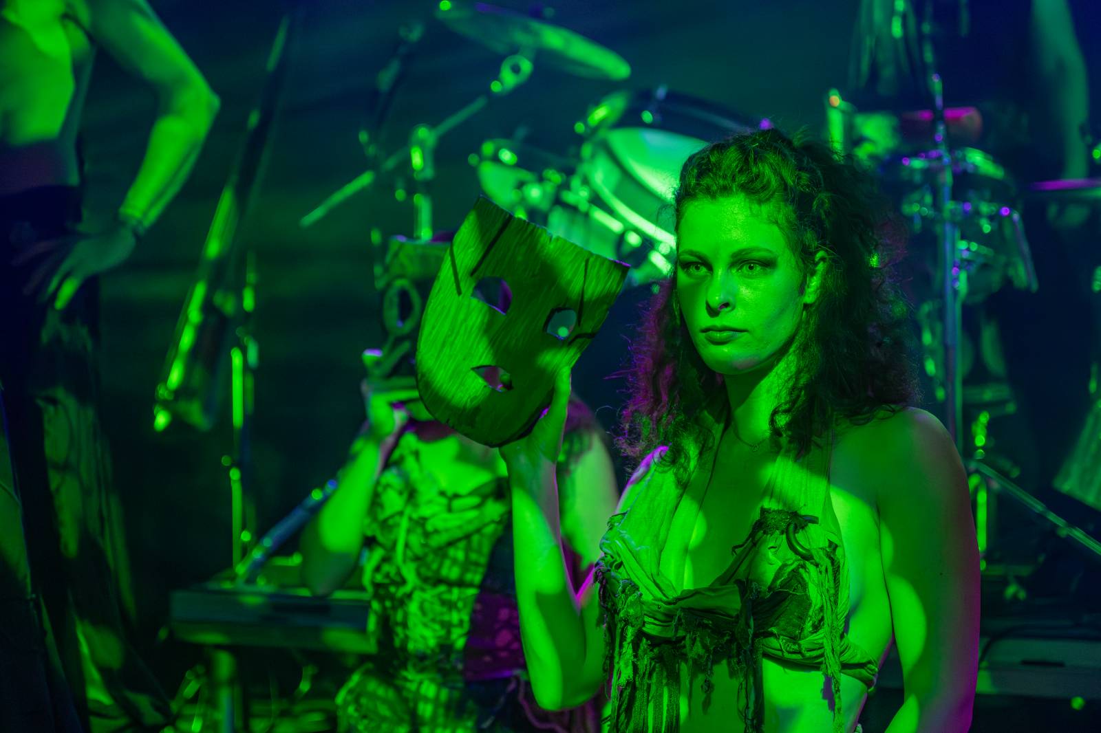 Pohanskou mytologií inspirovaní Deloraine dorazili do Prahy. Jejich hostem byli The Trouble Notes