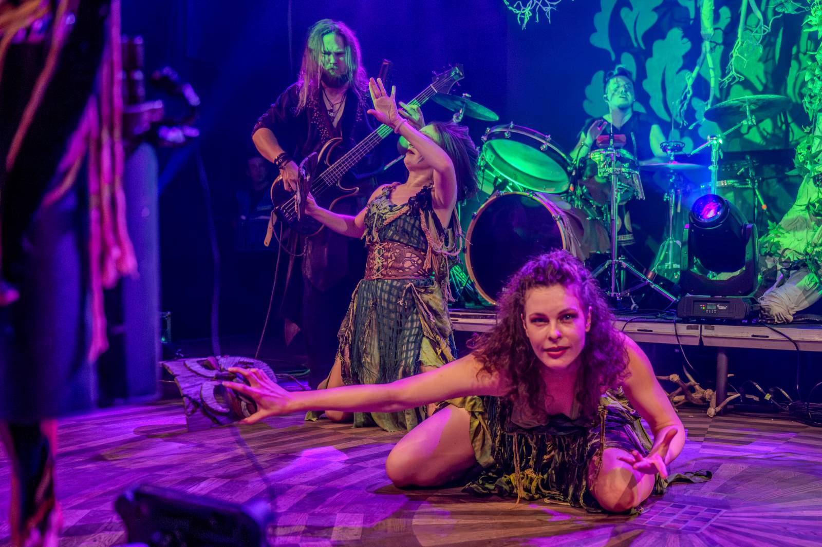 Pohanskou mytologií inspirovaní Deloraine dorazili do Prahy. Jejich hostem byli The Trouble Notes