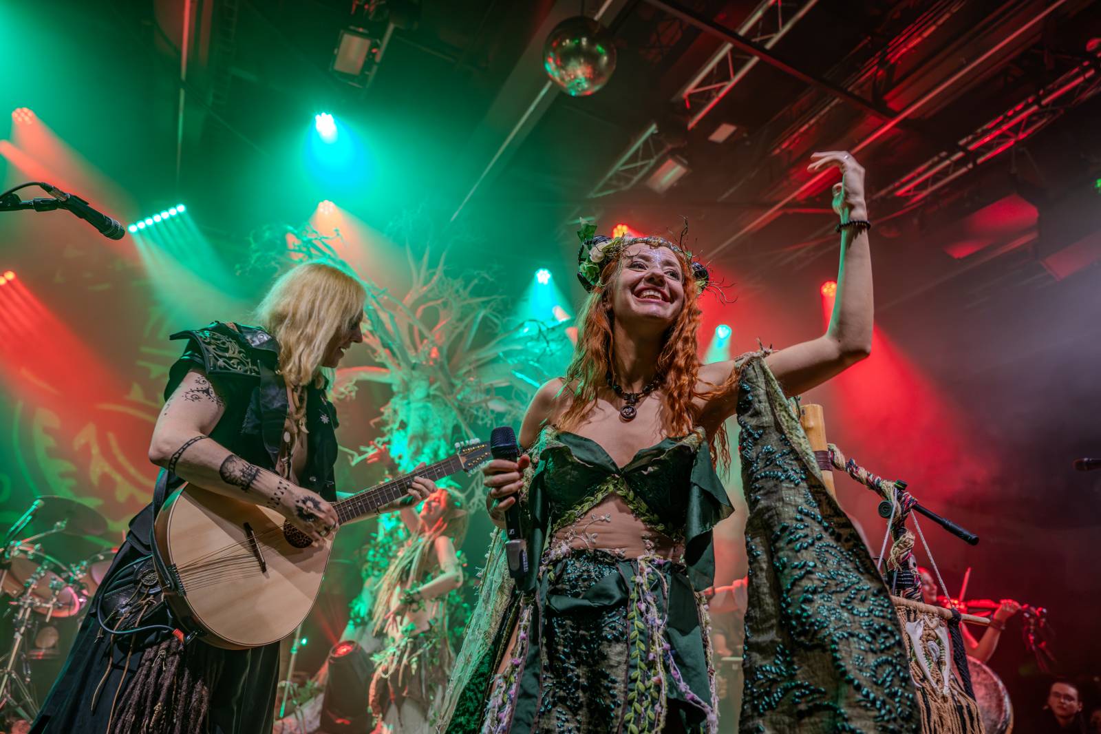 Pohanskou mytologií inspirovaní Deloraine dorazili do Prahy. Jejich hostem byli The Trouble Notes