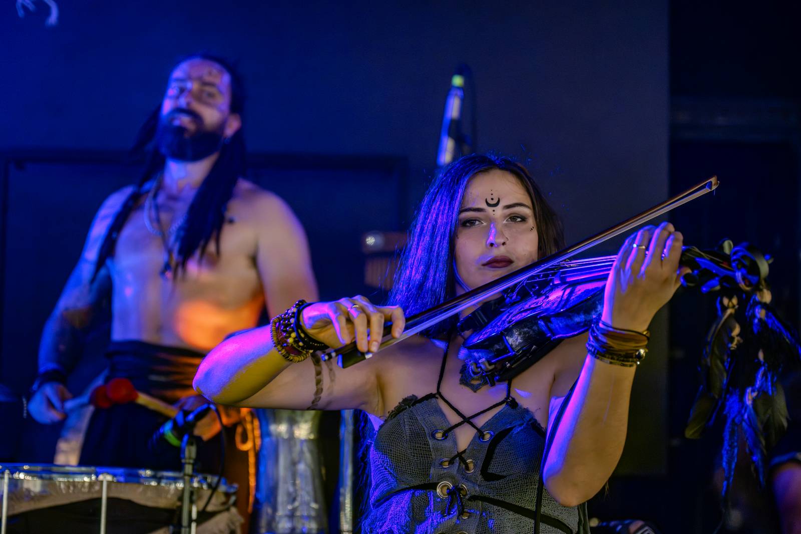 Pohanskou mytologií inspirovaní Deloraine dorazili do Prahy. Jejich hostem byli The Trouble Notes