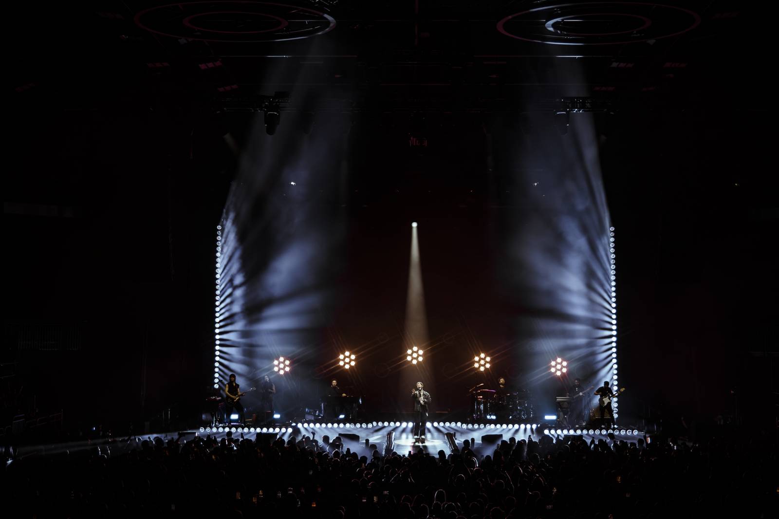 Vy jste ten důvod. Charismatický Calum Scott si podmanil O2 universum