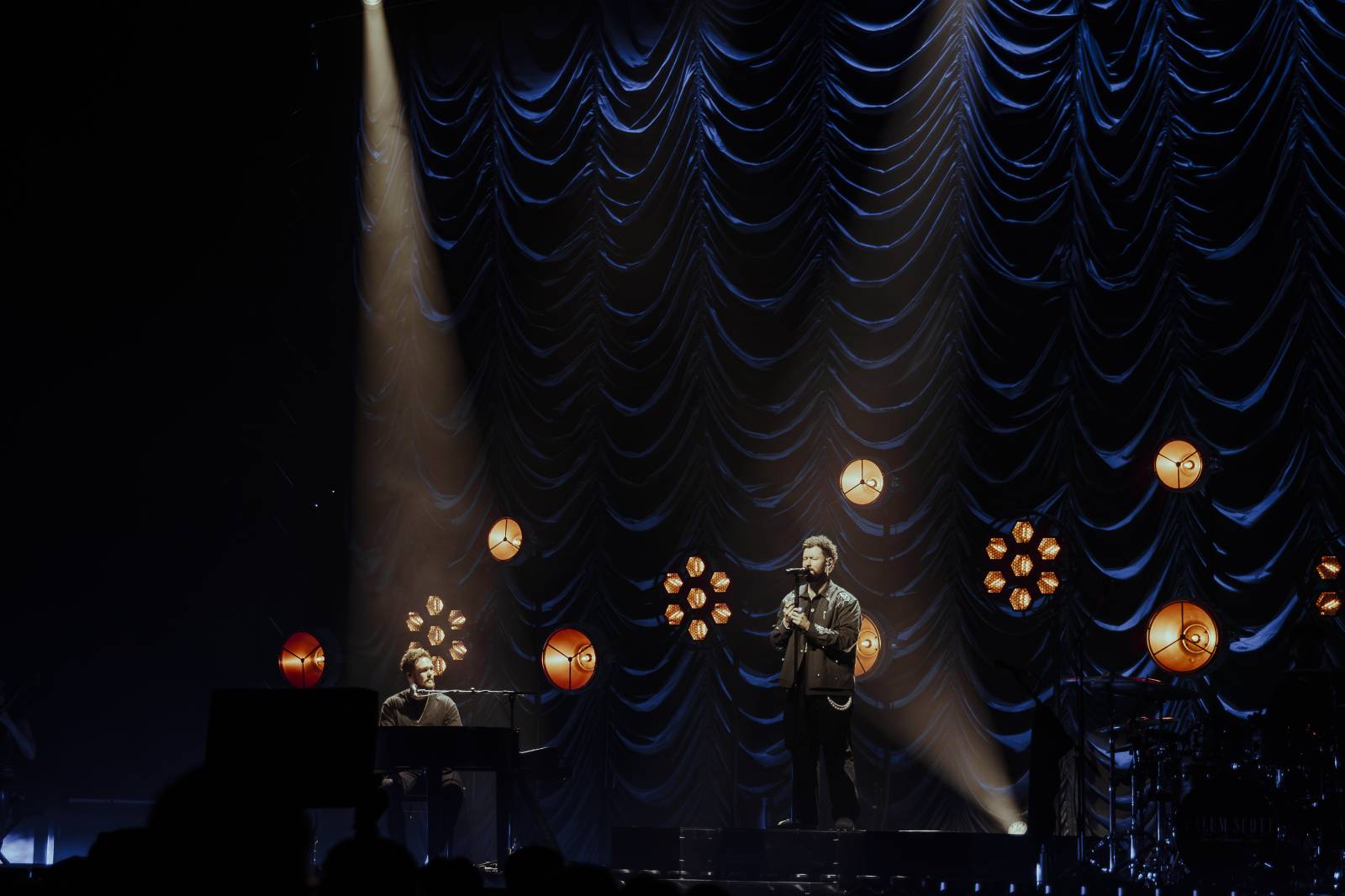 Vy jste ten důvod. Charismatický Calum Scott si podmanil O2 universum