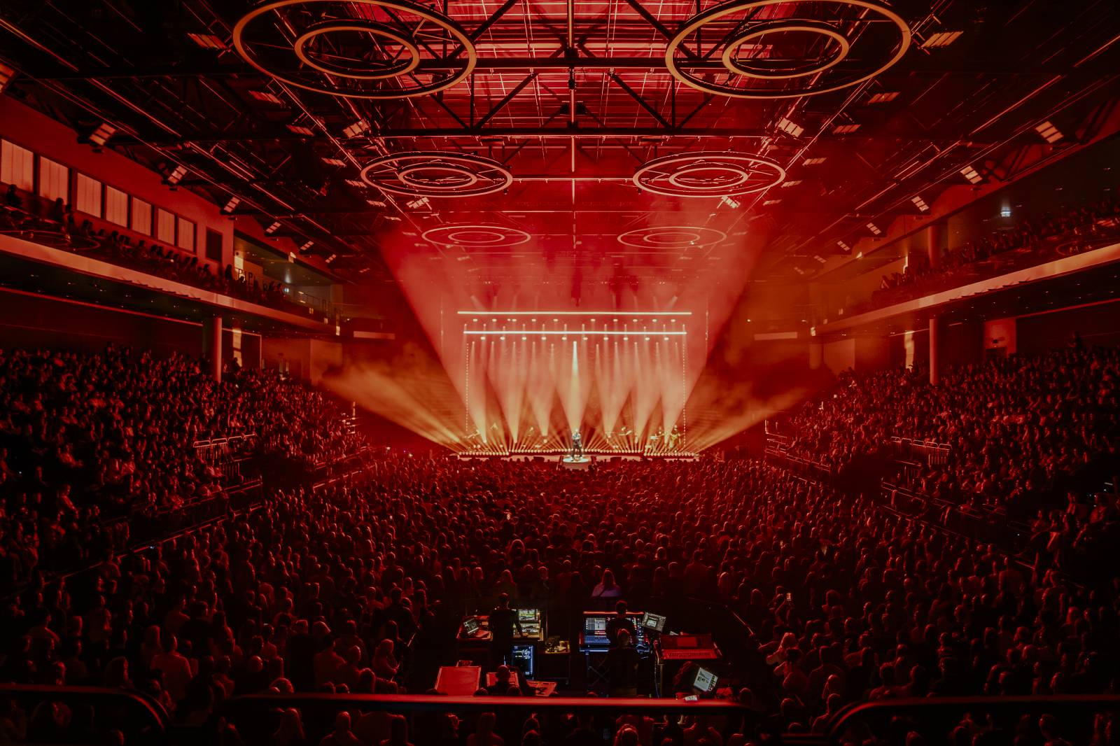 Vy jste ten důvod. Charismatický Calum Scott si podmanil O2 universum